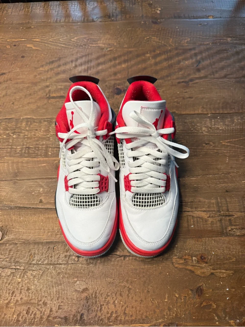 Jordan Men's White, Red & Black Retro Athletic Shoes